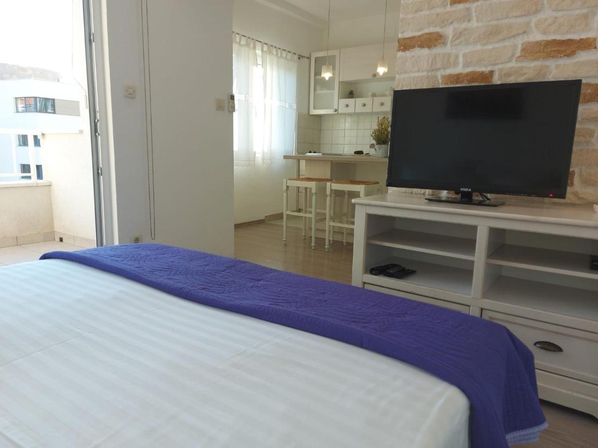 Apartments Ema Near Beach Makarska Ngoại thất bức ảnh