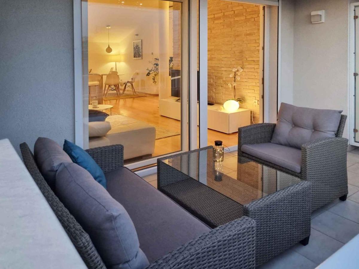 Apartments Ema Near Beach Makarska Ngoại thất bức ảnh