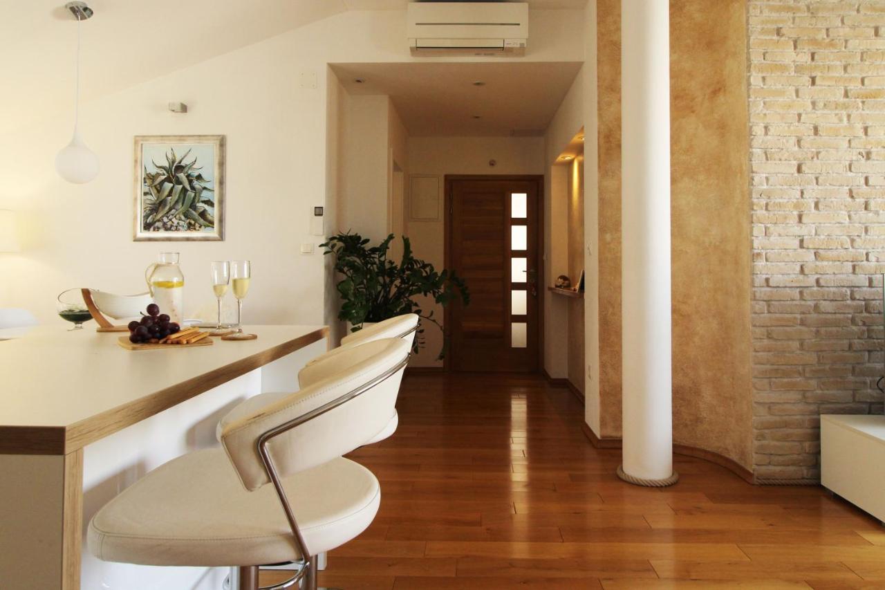 Apartments Ema Near Beach Makarska Ngoại thất bức ảnh