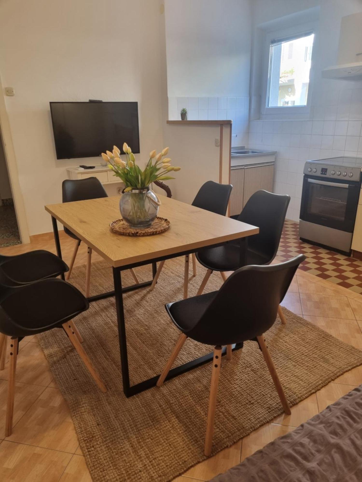 Apartments Ema Near Beach Makarska Ngoại thất bức ảnh